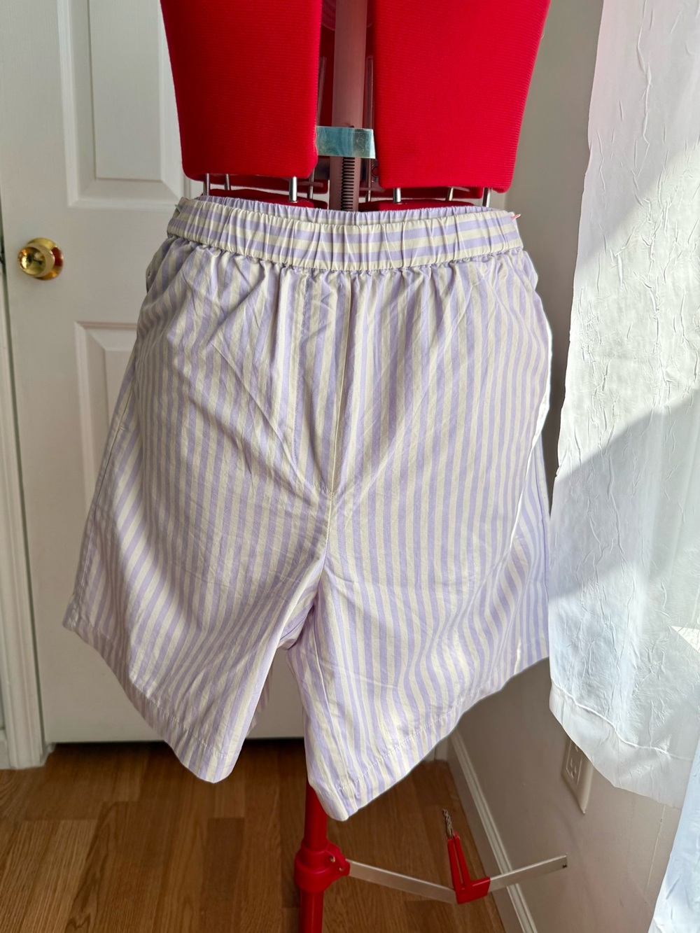 Aritzia (Wilfred Free) Lavender and White Striped Casual Short